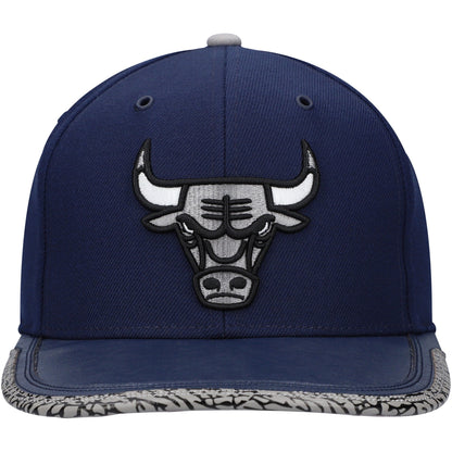 Mitchell & Ness Men's NBA Day 3 Snapback Bulls Snapback Caps