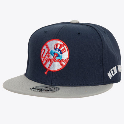 Mitchell & Ness Men's MLB Bases Loaded Fitted Coop Yankees Fitted Caps