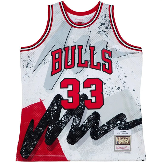 Mitchell & Ness Men's Hyper Hoops Swingman Jersey Bulls 1997 Scottie Pippen Jerseys