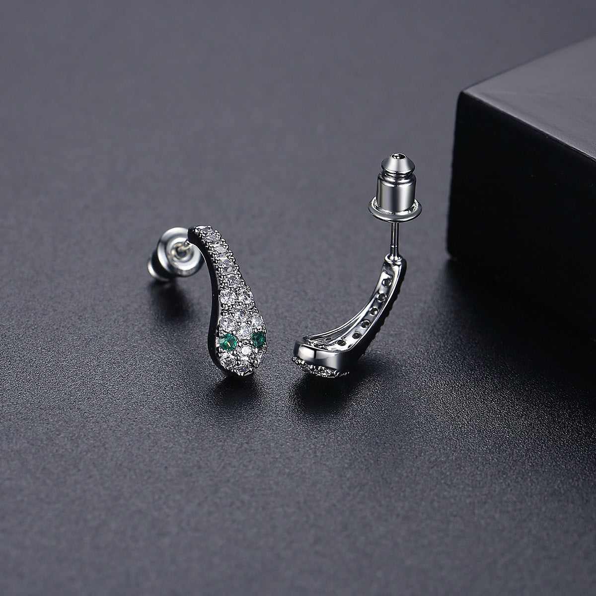 Metallic-