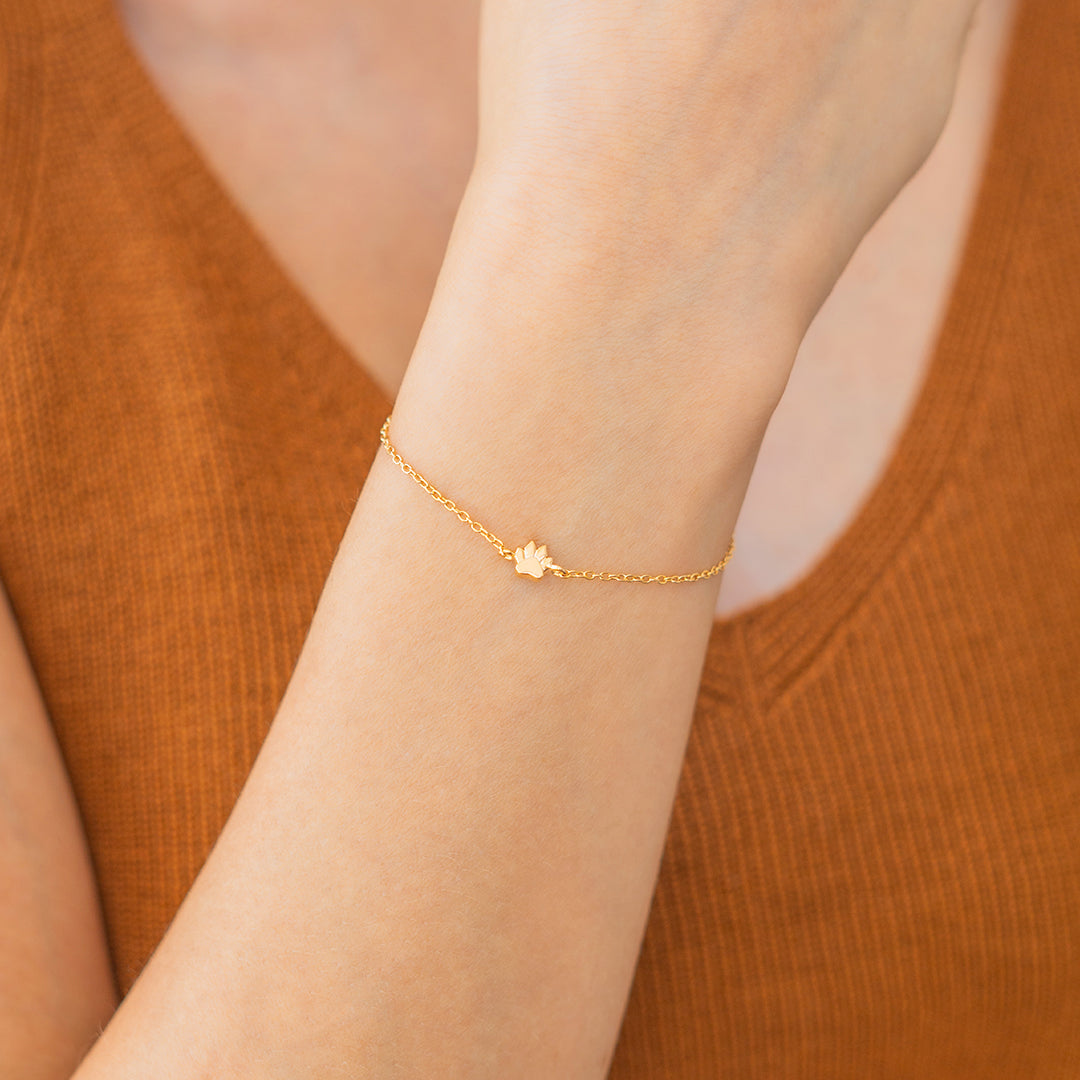 Mint & Lily Tiny Pawprint Bracelet