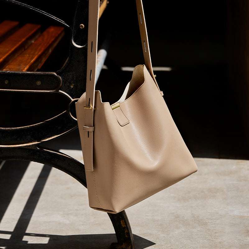 Taupe-