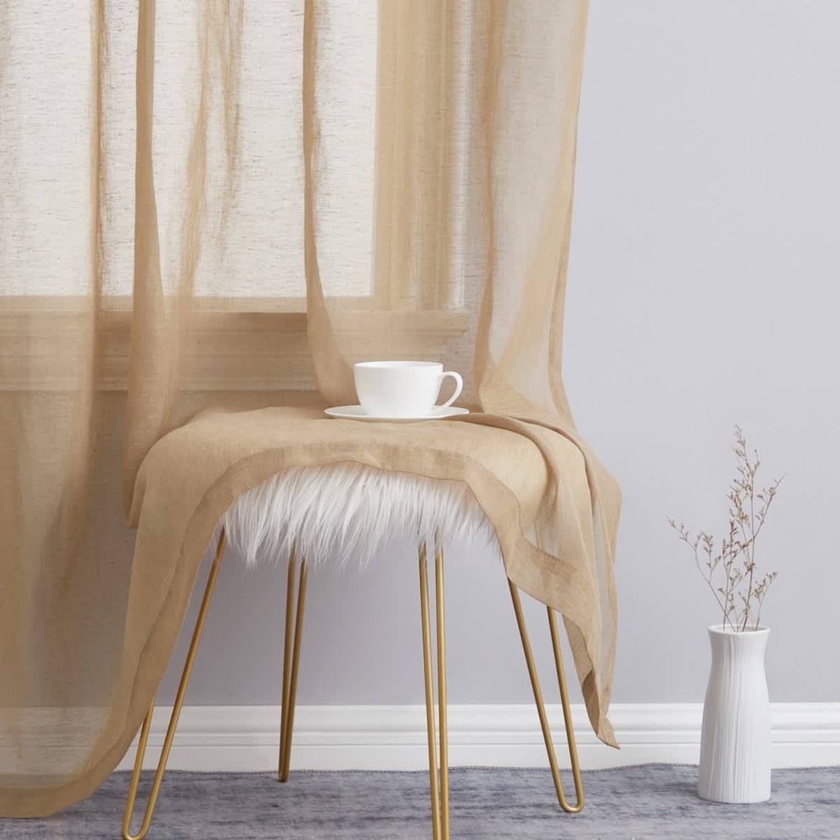 Taupe-