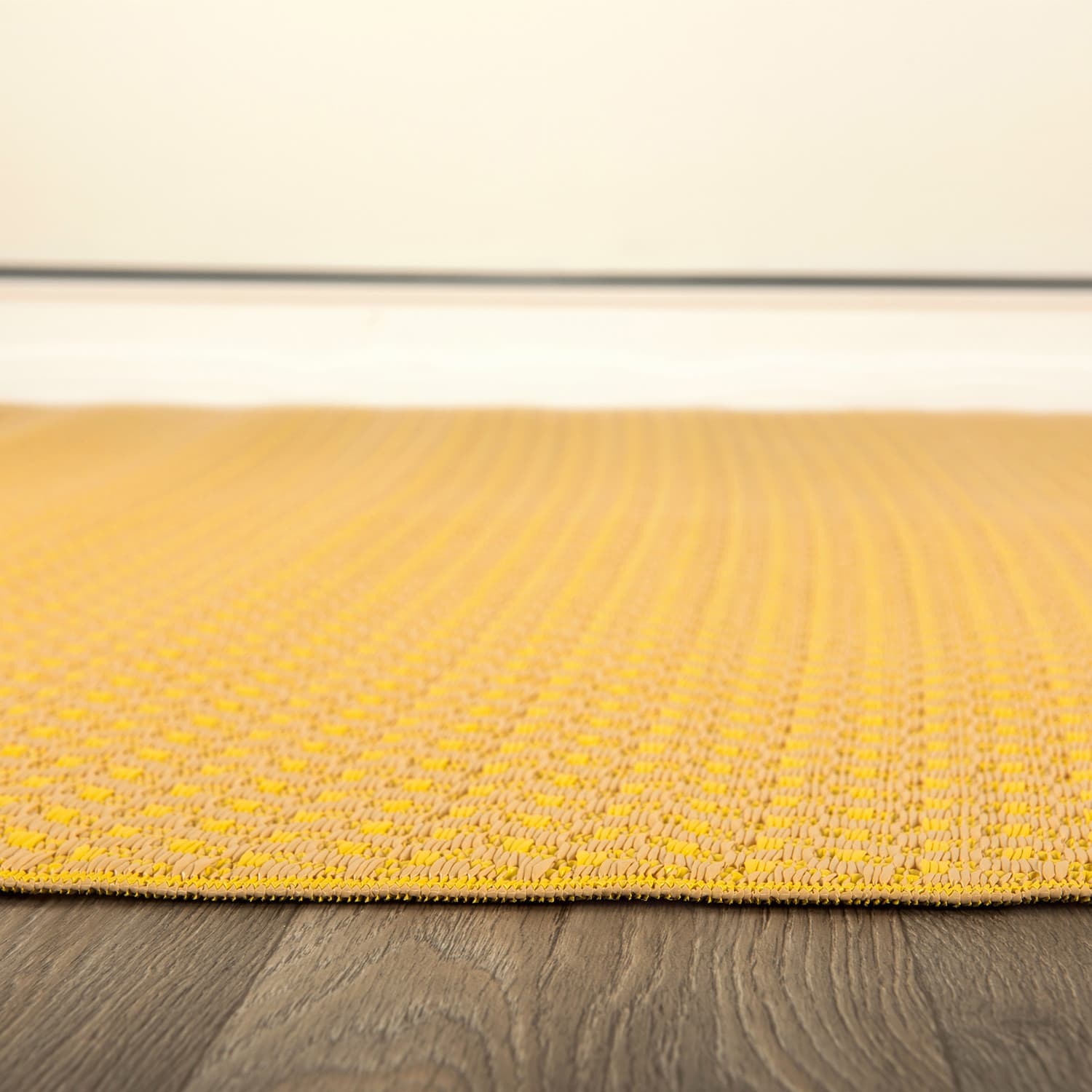 YELLOW-