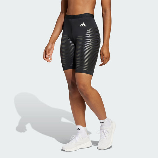 Black / Black-
