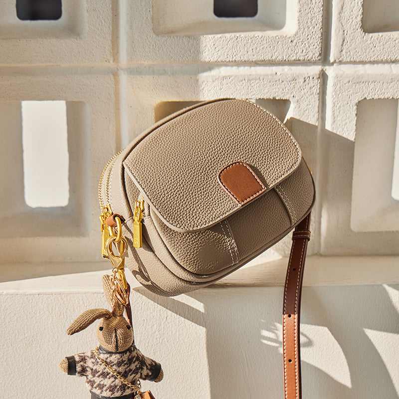 Taupe-
