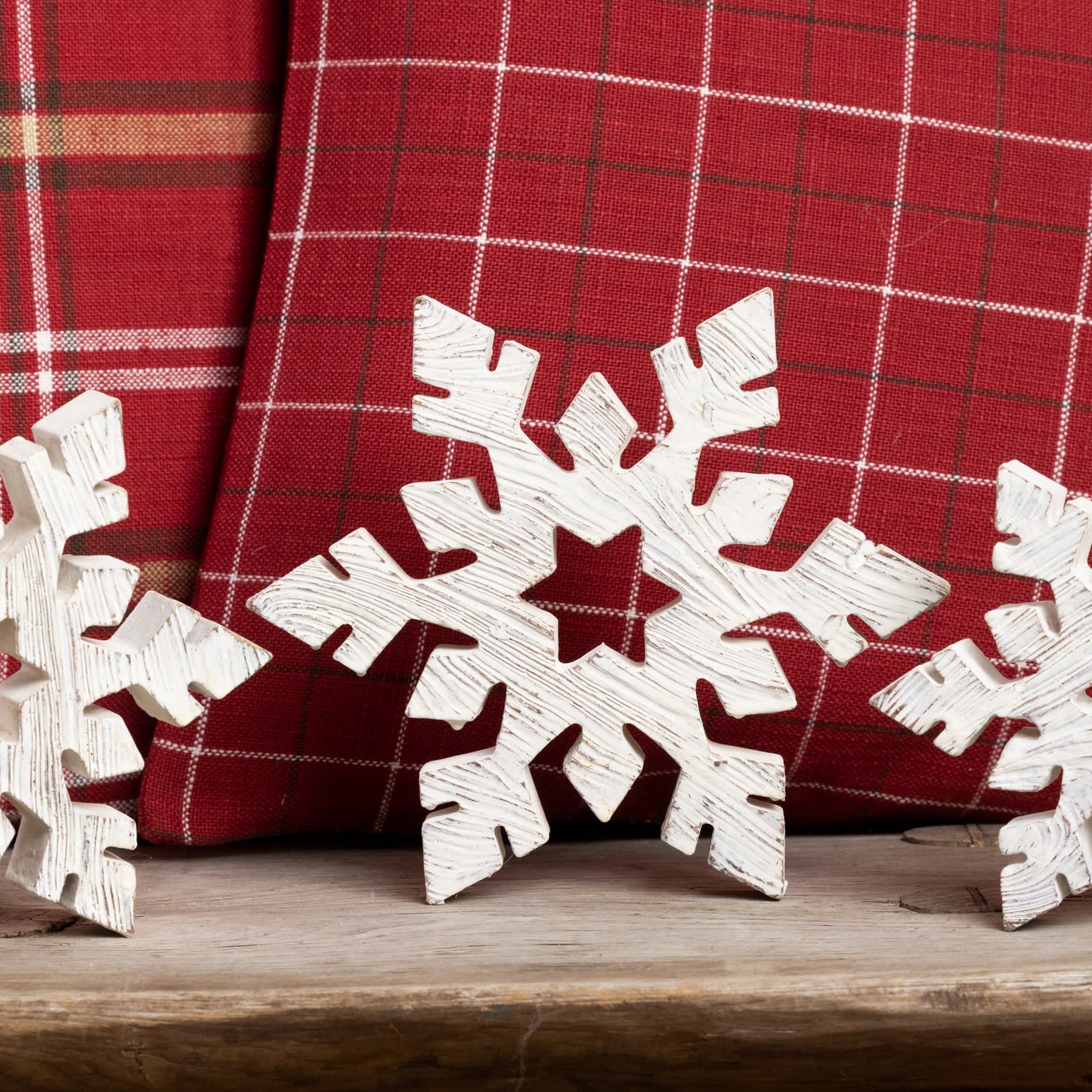 7.75 in White Christmas Rustic Snowflake Set of 3 Decorative Objects Polyresin Holiday Decor