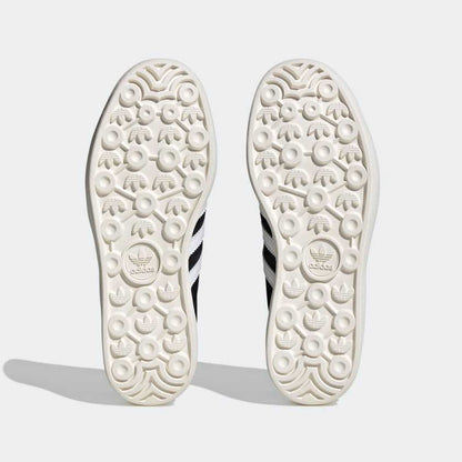 Core Black / Cloud White / Core White-