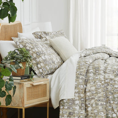 Taupe-
