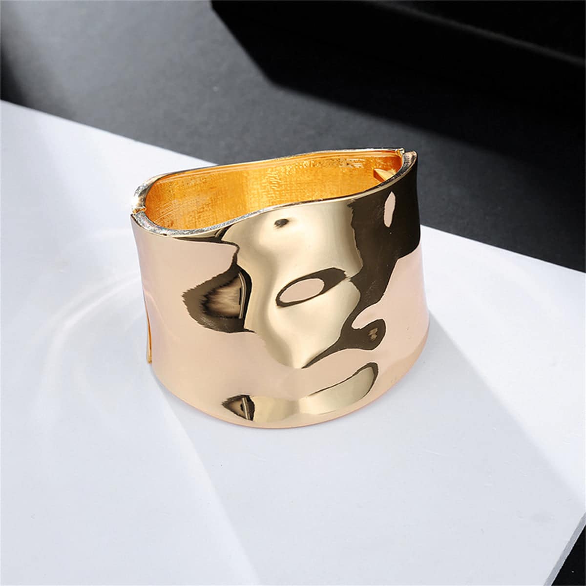 Metallic-