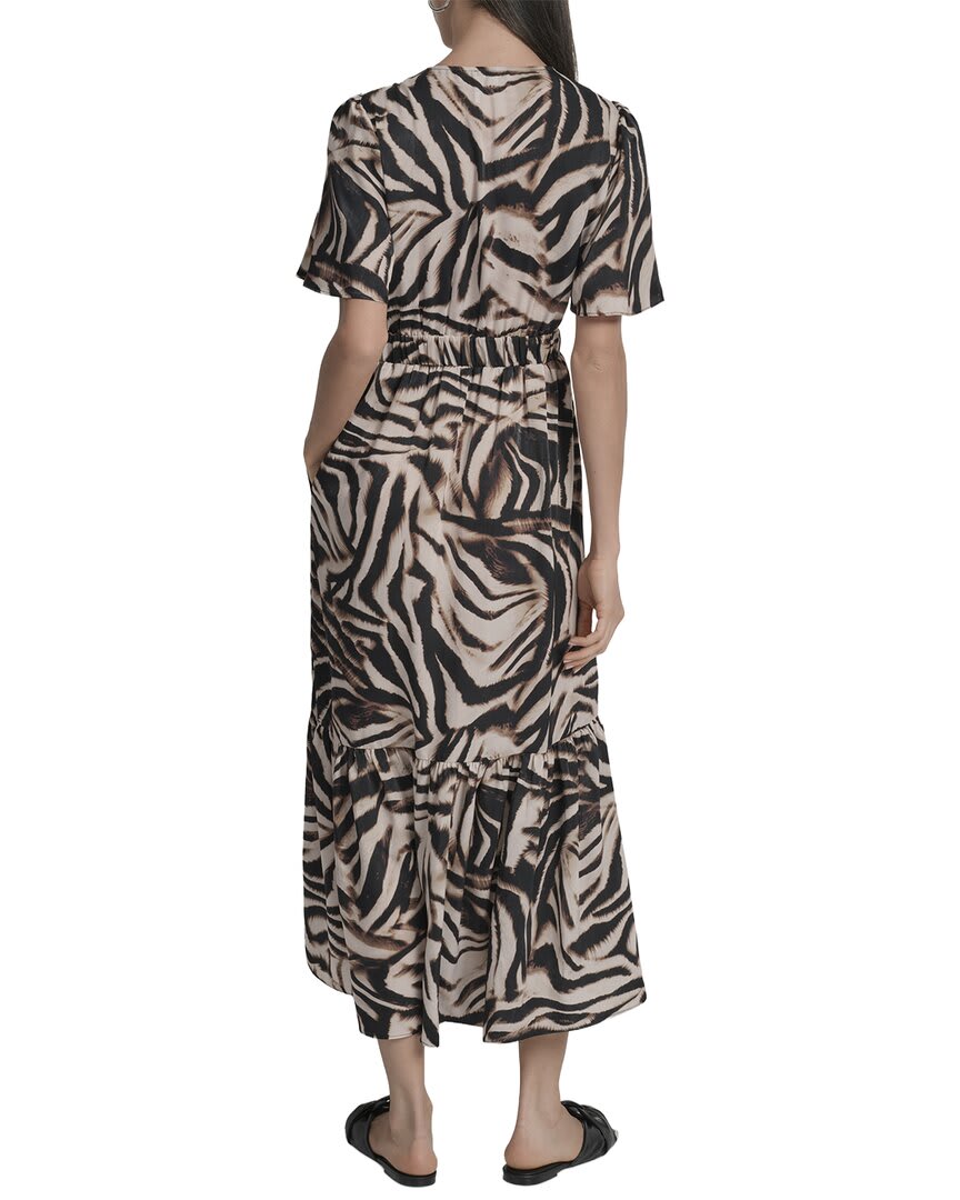N6O-BLURRED ZEBRA-
