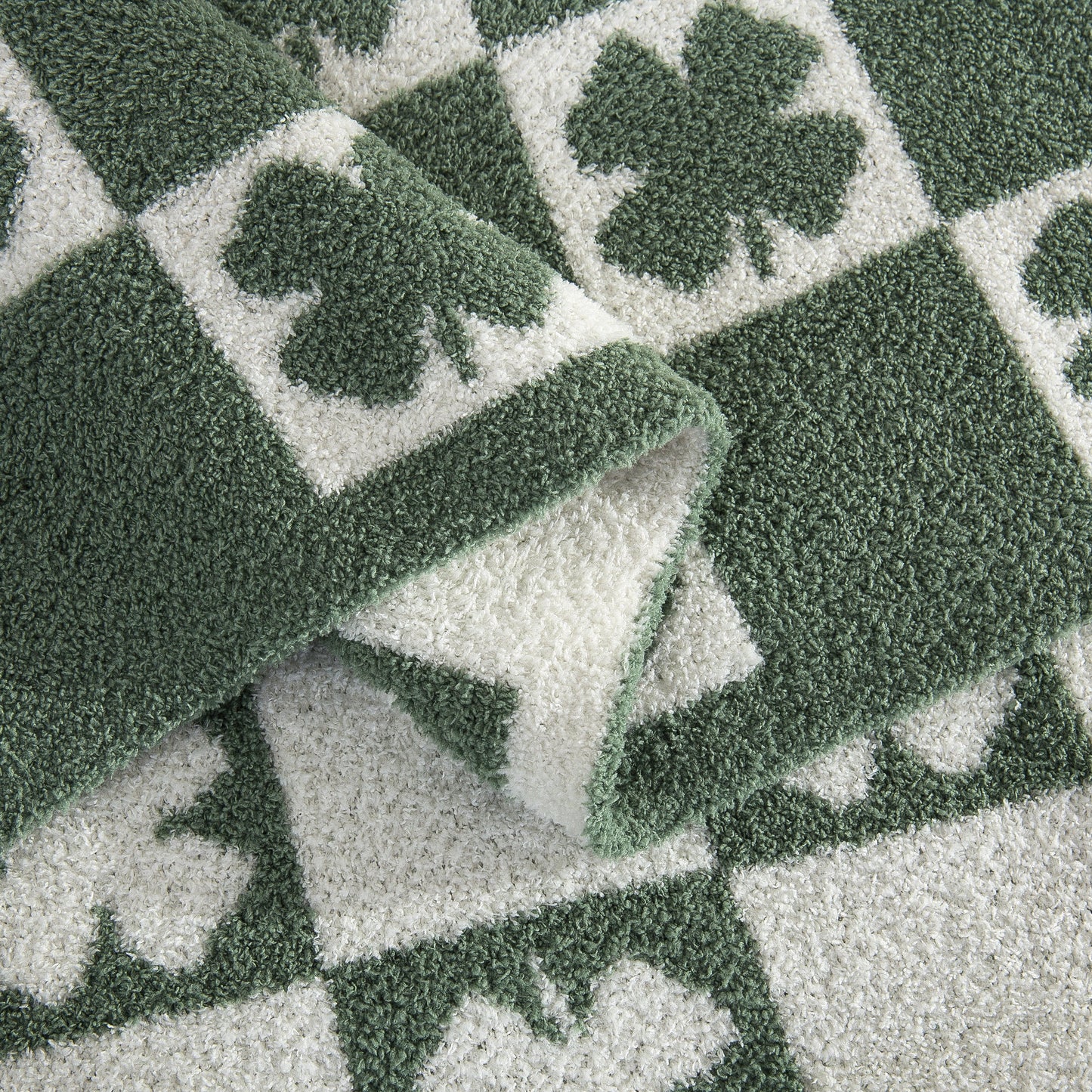 Elegant Comfort 50" x 70"  Ultra Soft Checkered Knitted Throw Blanket