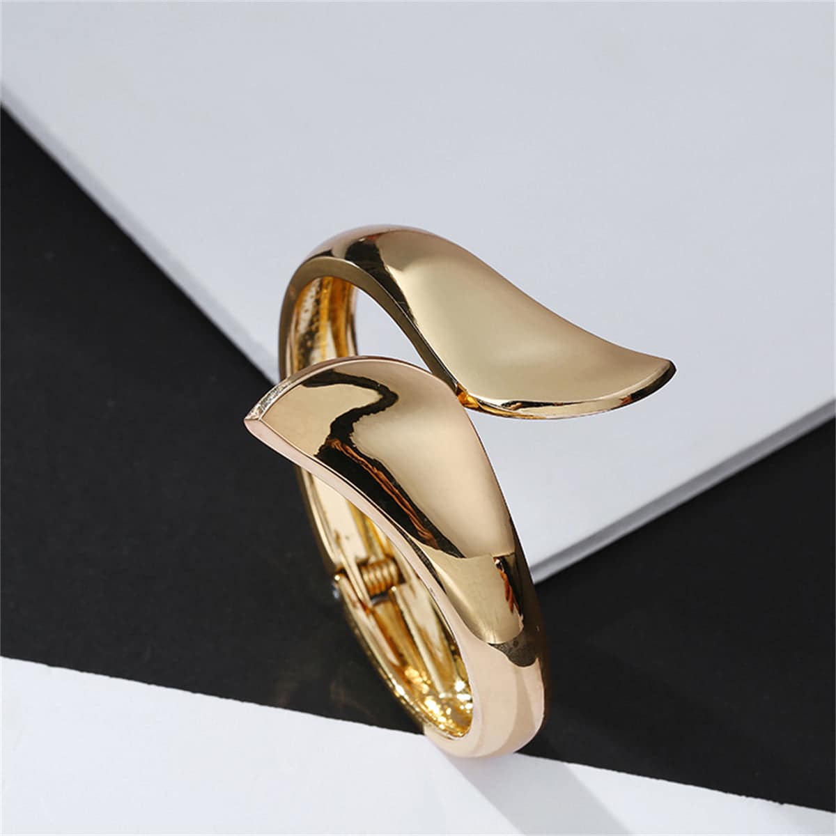 Metallic-