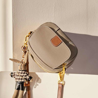 Taupe-