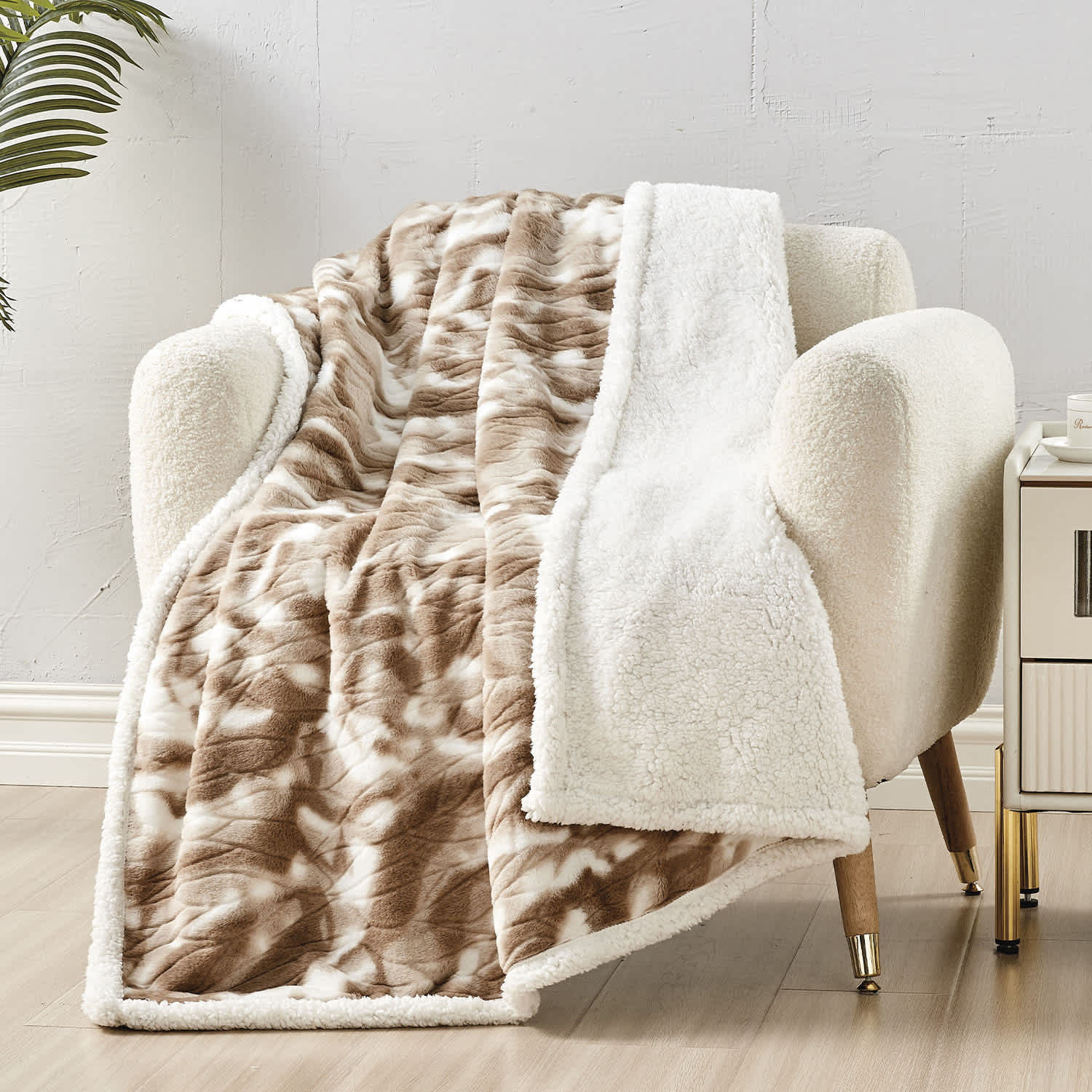 Taupe-