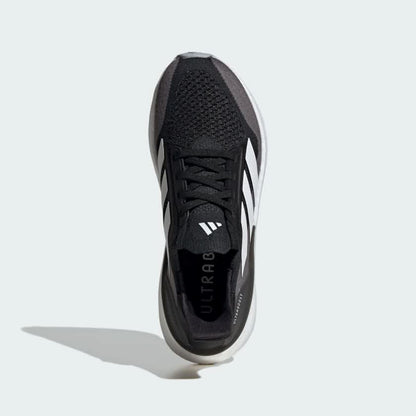 Core Black / Cloud White / Carbon-