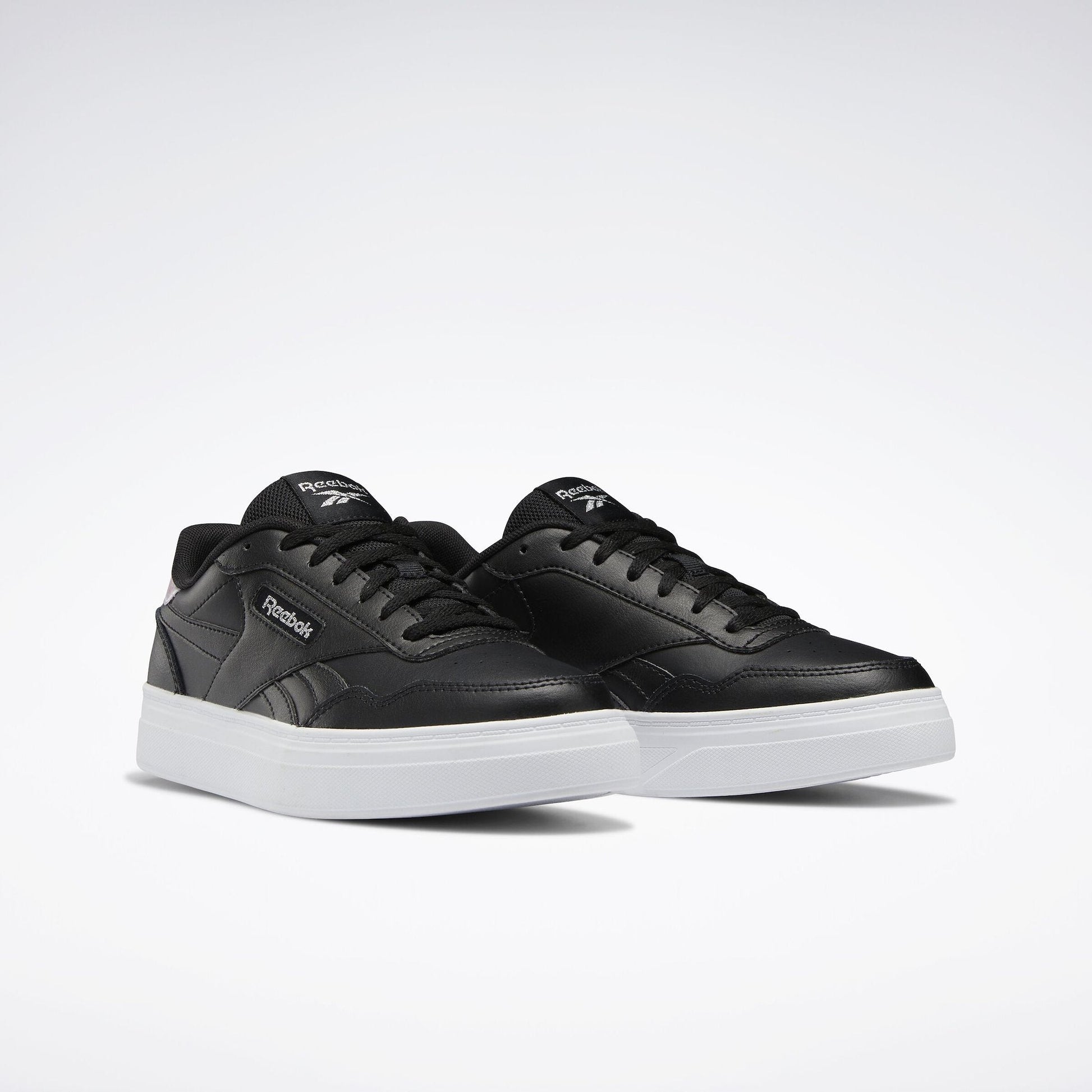 Blkwhi/Ftwwht/Silvmt-