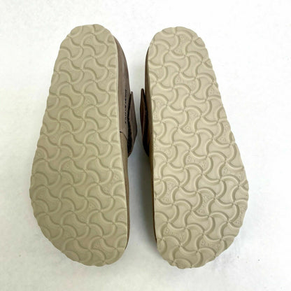 Taupe-