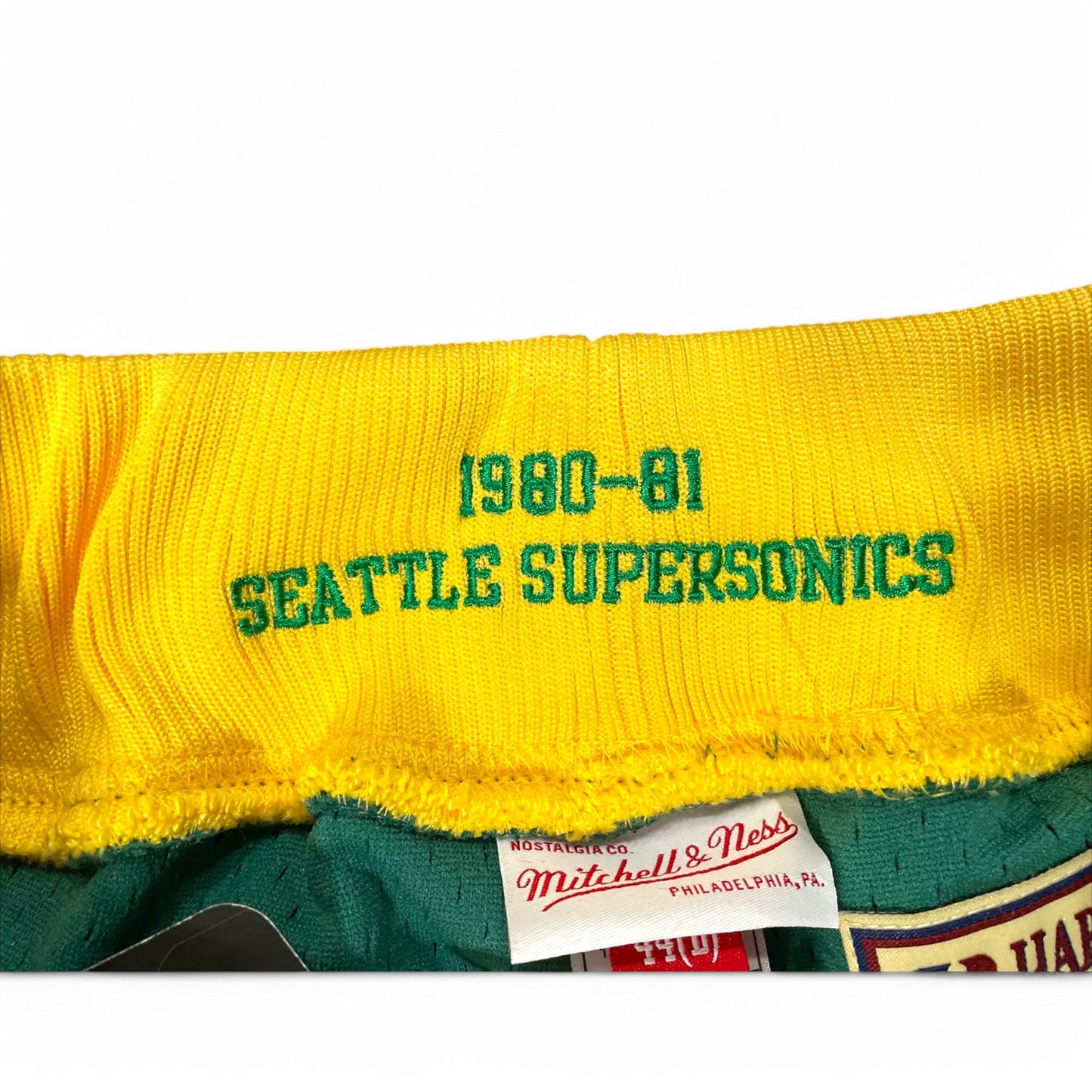 Mitchell & Ness Men's NBA Authentic Shorts Supersonics 80