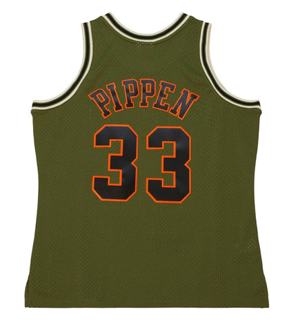 Mitchell & Ness Men's Flight Swingman Jersey Bulls 1997 Scottie Pippen