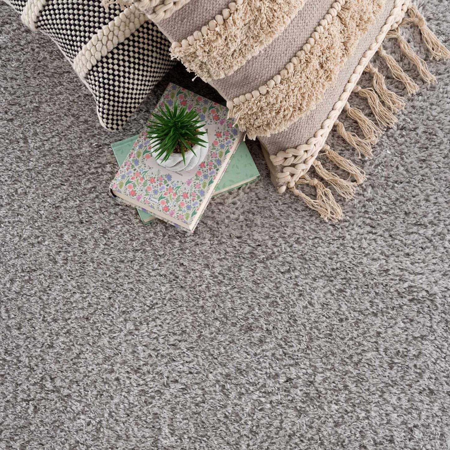 Lunaro Gray Subtle Wavy Abstract Modern Minimalist Polyester Machine Woven Area Rug - Clearance