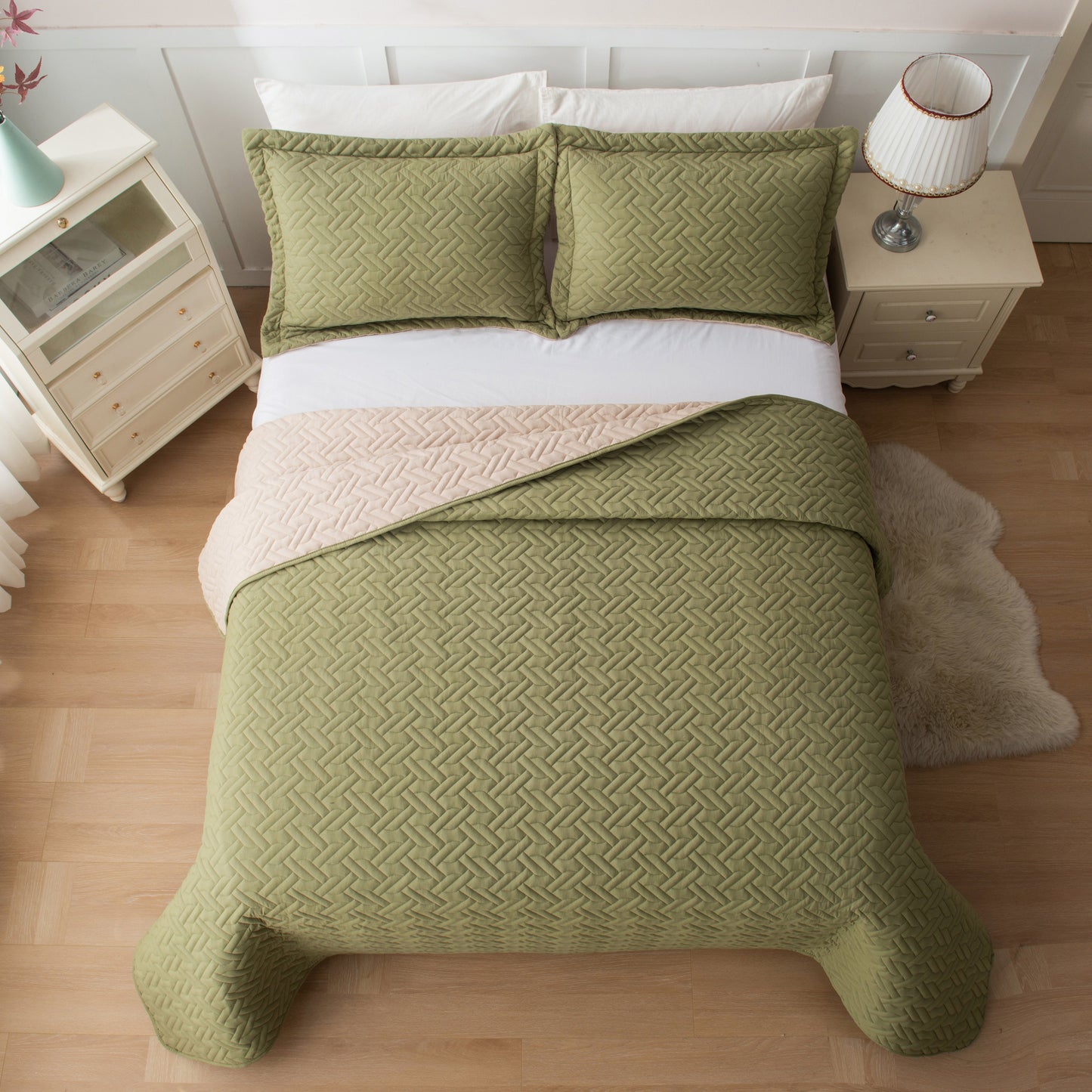 Elegant Comfort 3-Piece Majestic Quilted Reversible Bedspread Coverlet Set