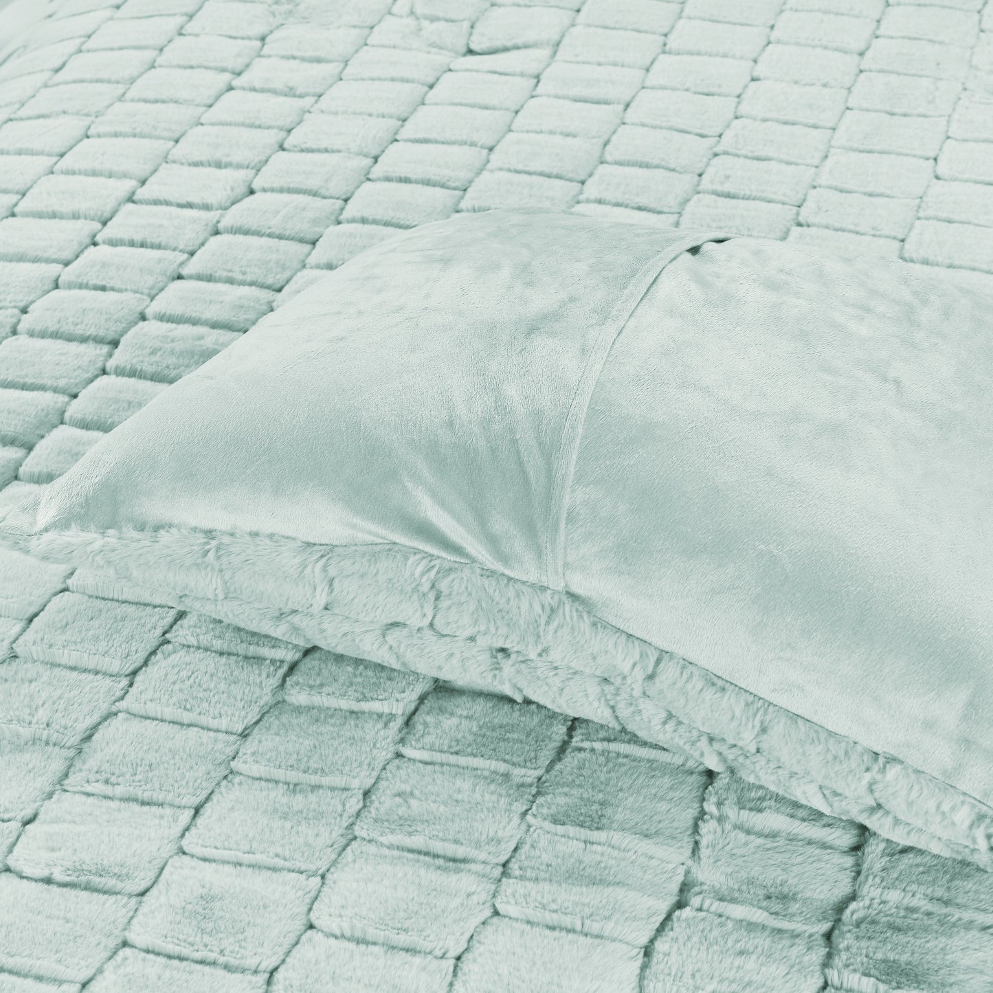 Elegant Comfort Fluffy 3-Piece Faux Rabbit Fur Comforter Set