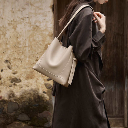 Taupe-