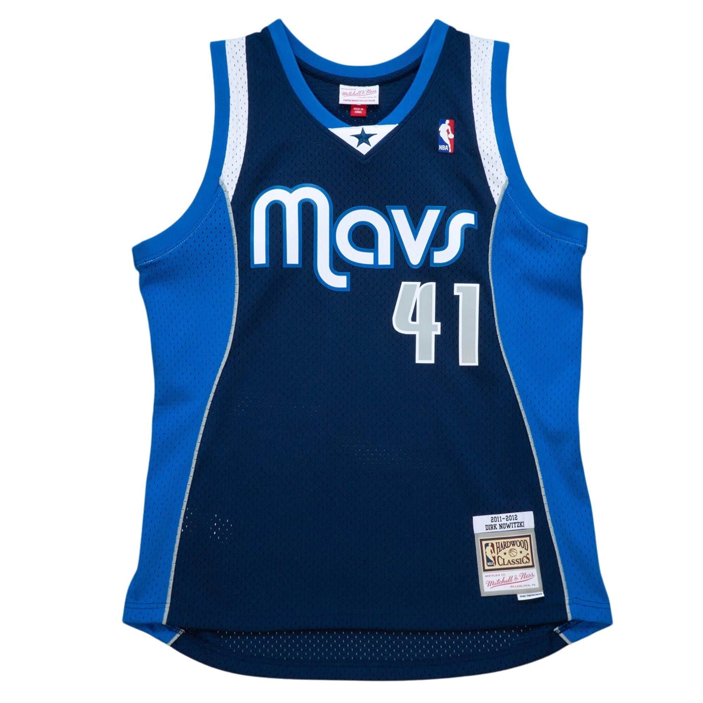 Mitchell & Ness Men's NBA Swingman Jersey- Dallas Mavericks 2011 Dirk Nowitzki