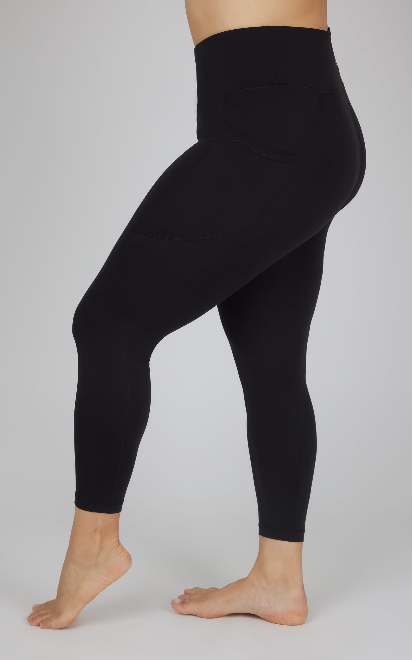 Plus Side Pocket Ankle Legging
