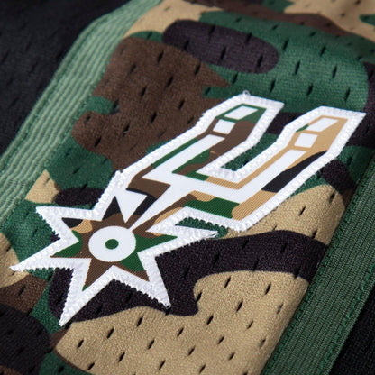 Mitchell & Ness Men's NBA Straight Fire Camo Swingman Shorts 94 San Antonio Spurs