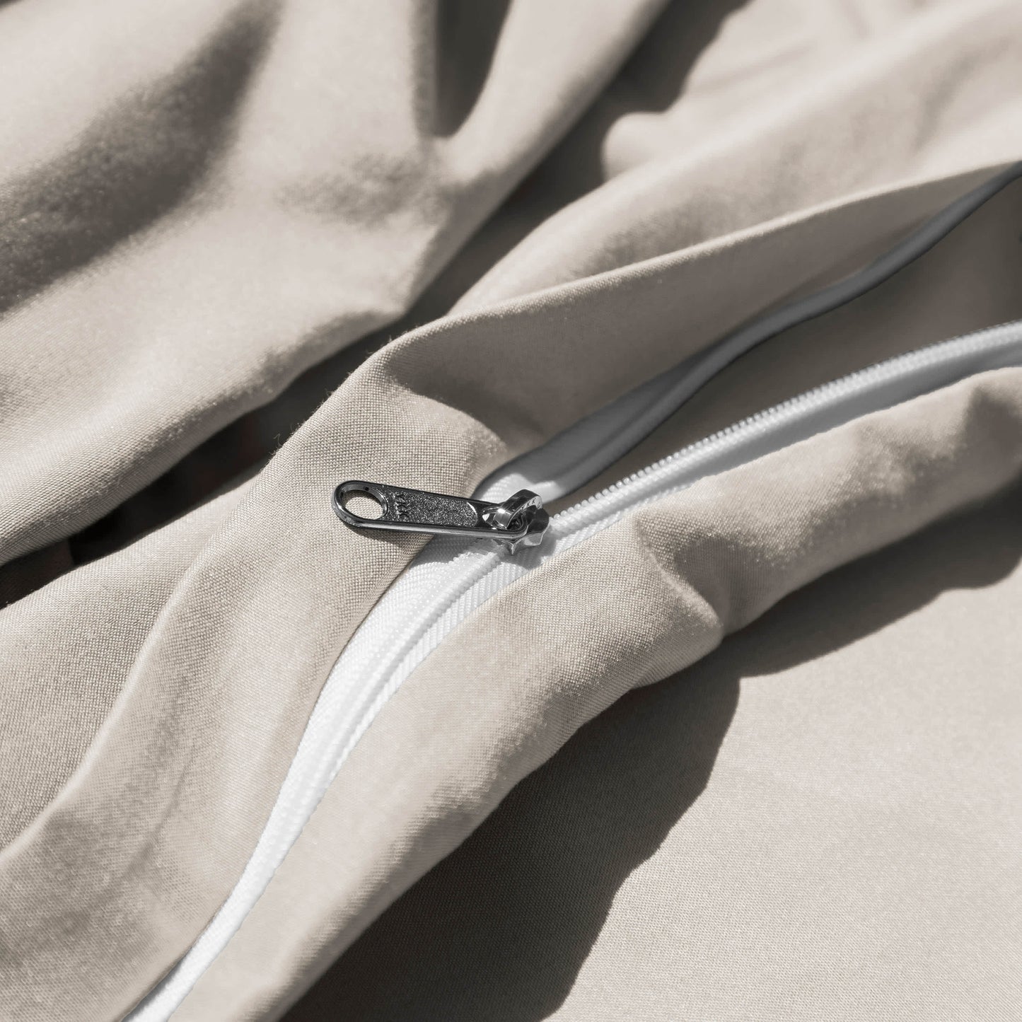 Taupe-