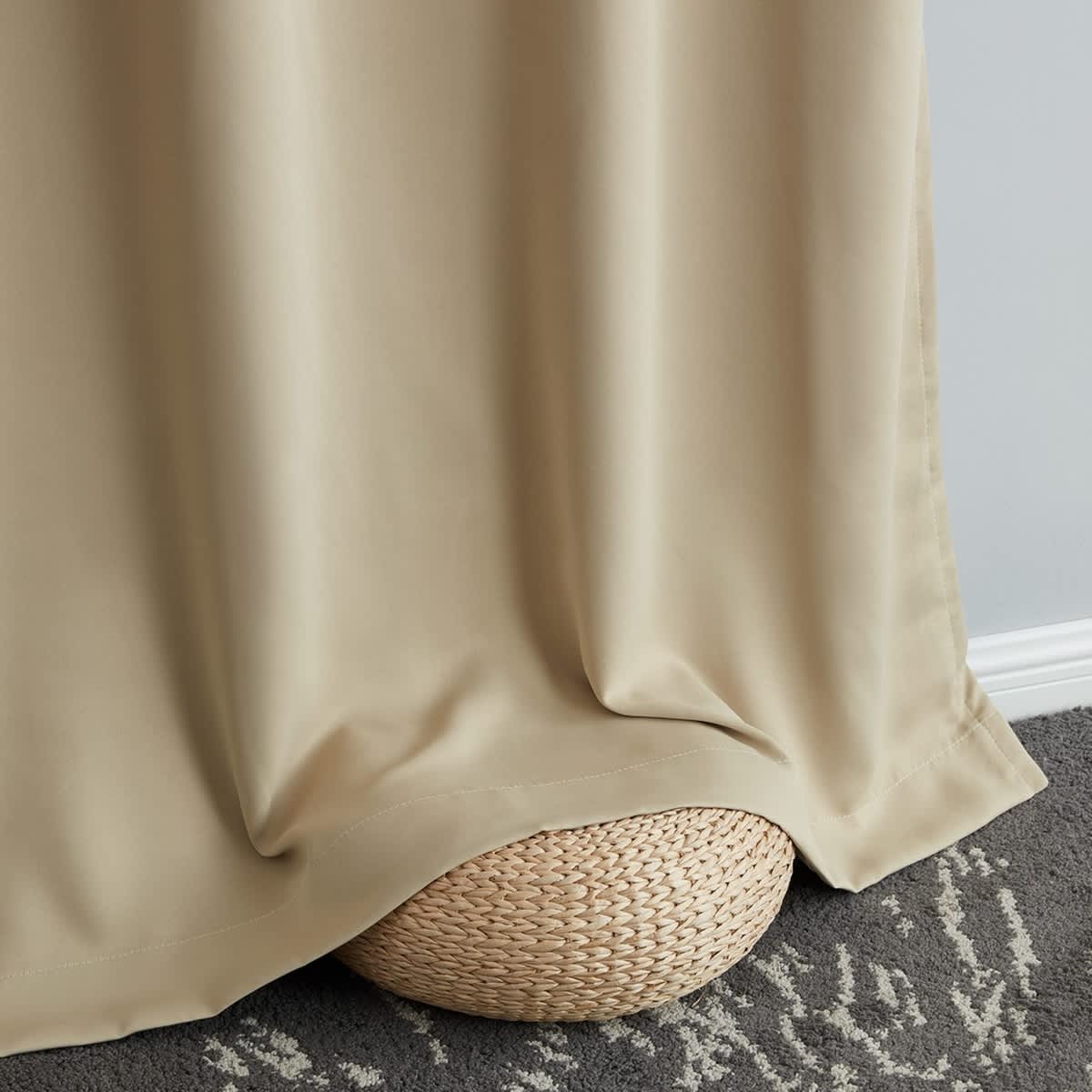 Taupe-
