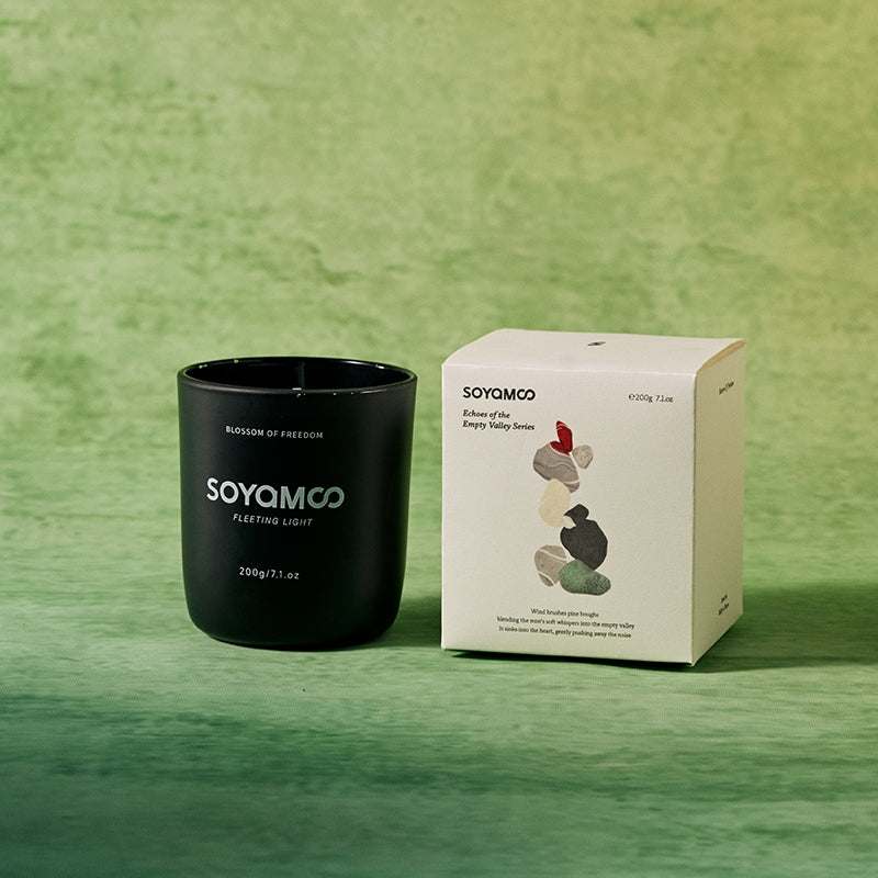 SOYAMOO Sandalwood Wilderness Echo Valley Scented Candle