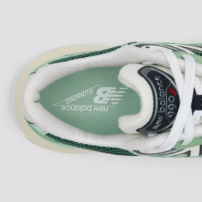 New Balance Mens 990 V6 Miusa Avocado/Natural Mint