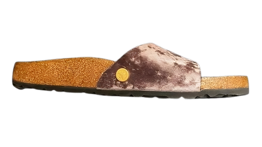 Taupe-
