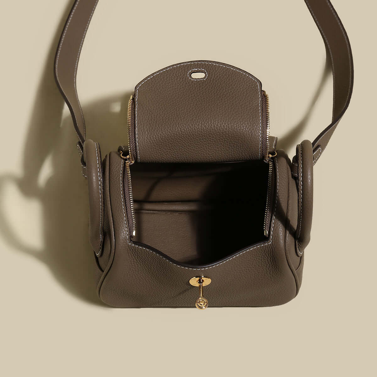Taupe-