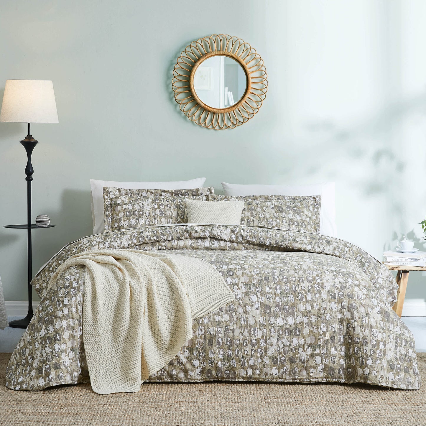 Taupe-