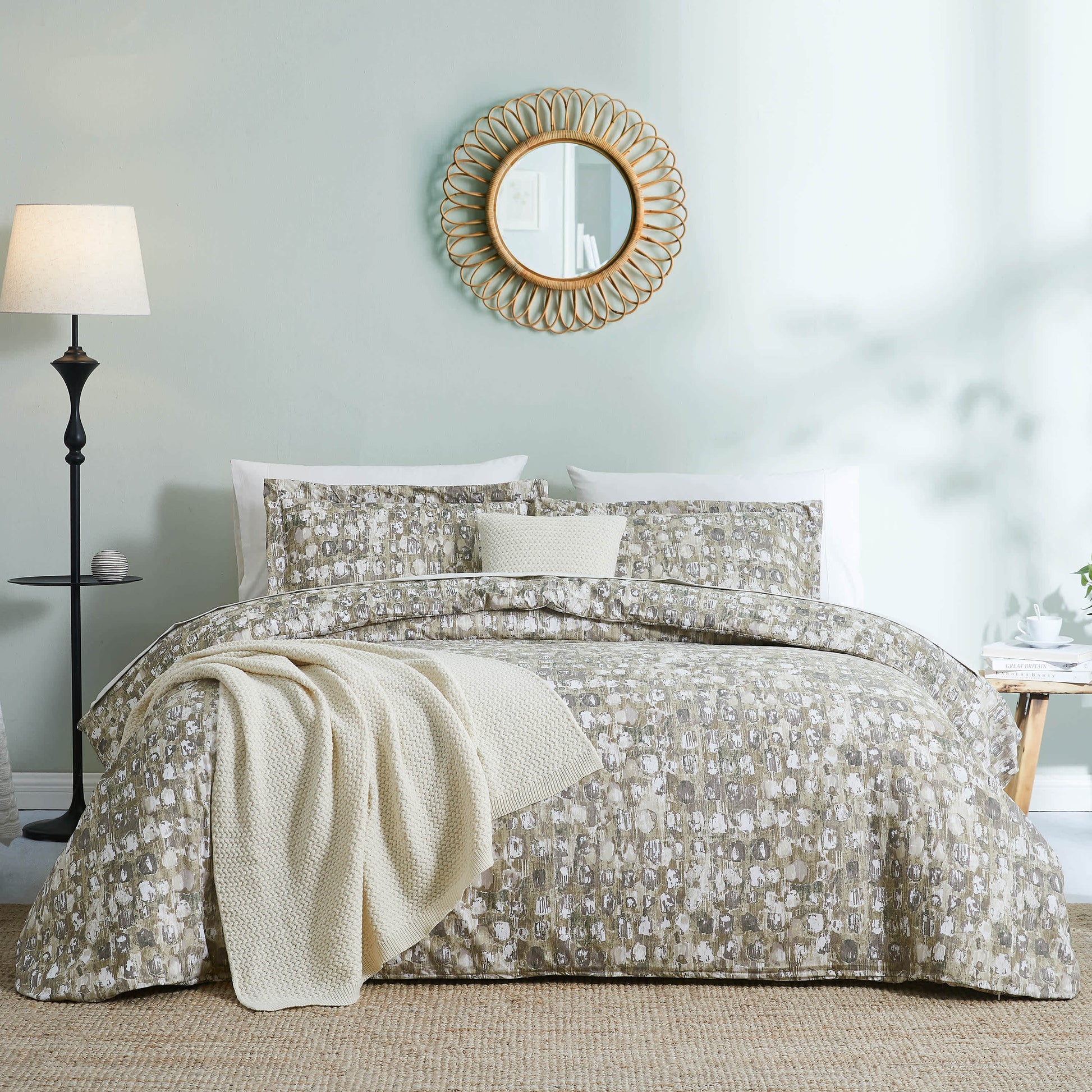 Taupe-