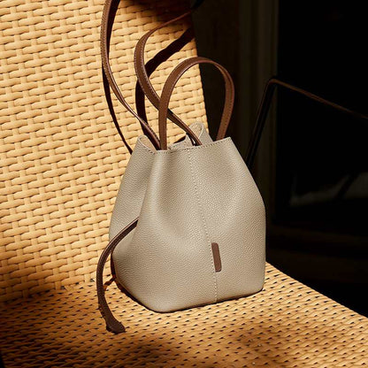 Taupe-