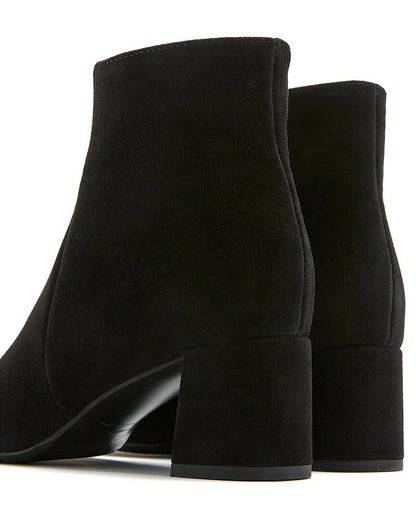 001 BLACK-