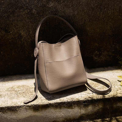 Taupe-