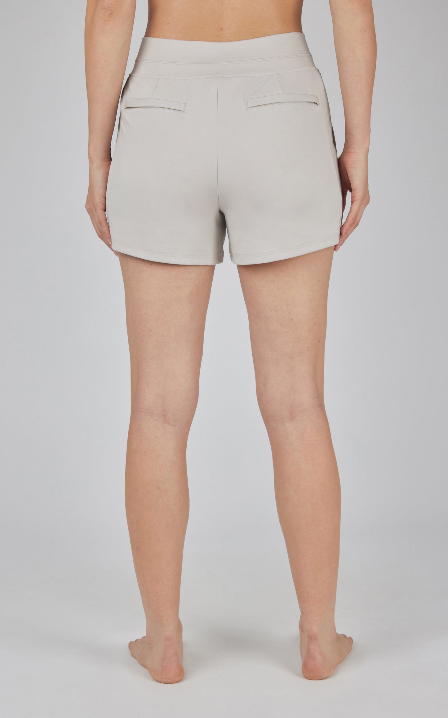 Lux Clean Front Multi Pocket 4" Short