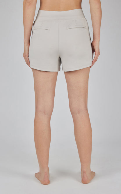 Lux Clean Front Multi Pocket 4" Short