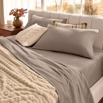 Taupe-