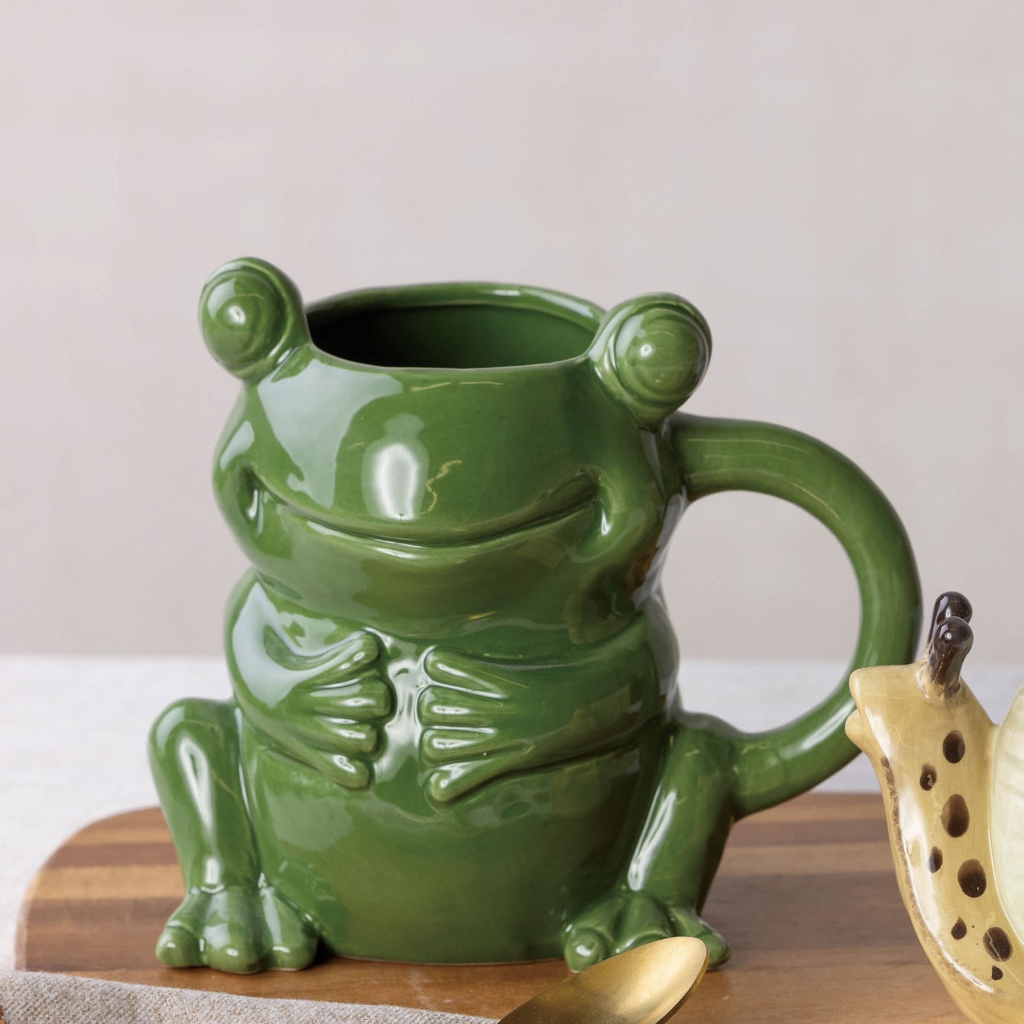 Ceramic Frog Shape Mug Green for Spring Serving and Entertaining