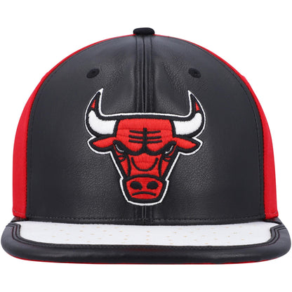 Mitchell & Ness Men's NBA Chicago Bulls Day One Snapback Snapback Caps