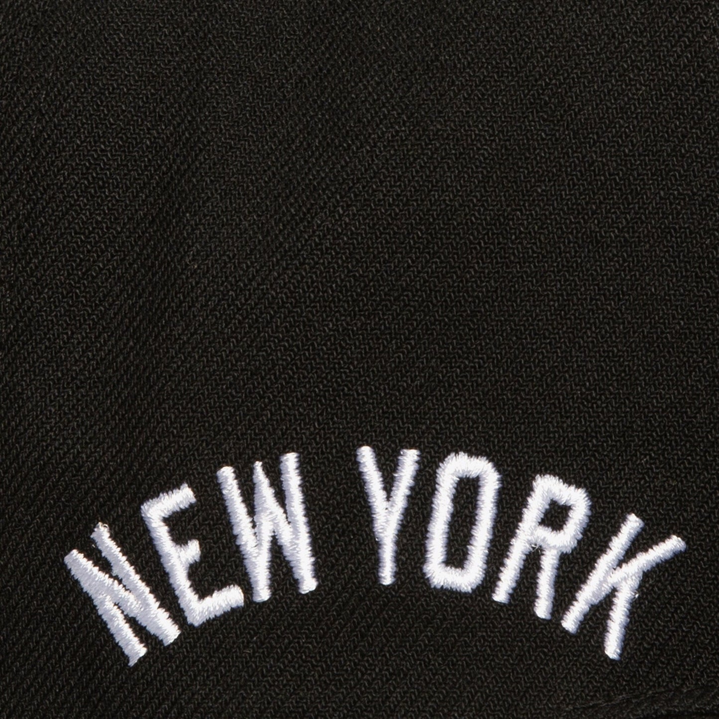 Men's Mitchell & Ness MLB Evergreen Black White Snapback Yankees