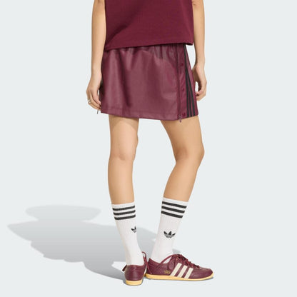Maroon / Black-