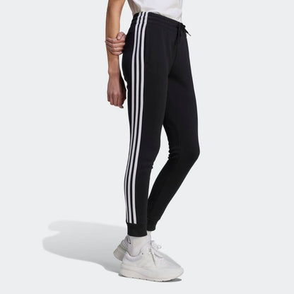 Black / White-